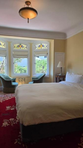 Nob Hill Mini Mansion